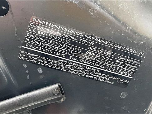 Used 2025 Nissan Rogue SV image 34