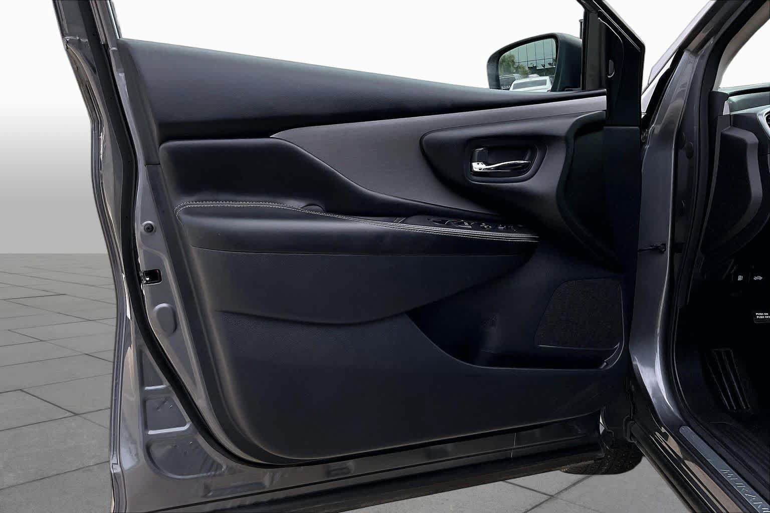 Used 2023 Nissan Murano SV FWD image 21