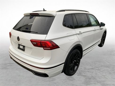 Used 2023 Volkswagen Tiguan SE R-Line FWD image 2