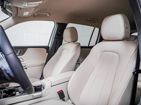 Certified 2023 Mercedes-Benz EQB 300 4MATIC image 11