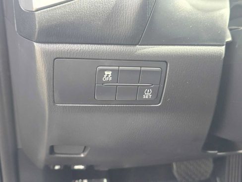 Used 2017 MAZDA MAZDA3 Sport FWD image 24