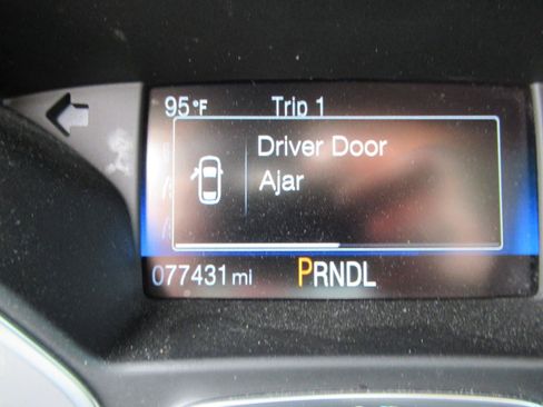 Used 2018 Ford Focus SE FWD image 26