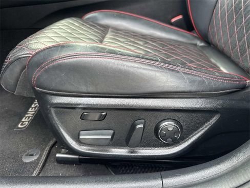 Used 2019 Genesis G70 2.0T Advanced w/ Sport Package image 25