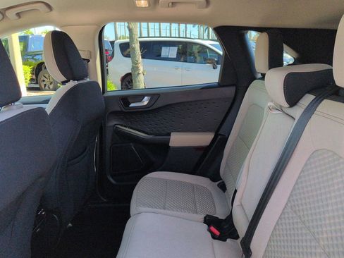 Certified 2020 Ford Escape SE image 14