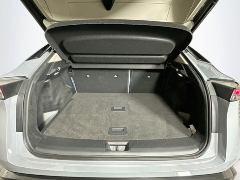 Used 2024 Nissan Ariya AWD image 30