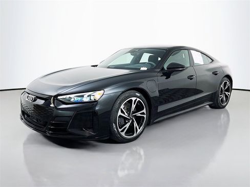 Used 2022 Audi e-tron GT Premium Plus image 2