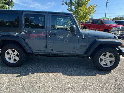 Used 2015 Jeep Wrangler Unlimited Sport w/ Quick Order Package 24S image 7