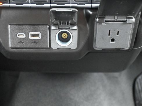 Used 2021 Chevrolet Silverado 1500 Custom AWD/4WD image 17
