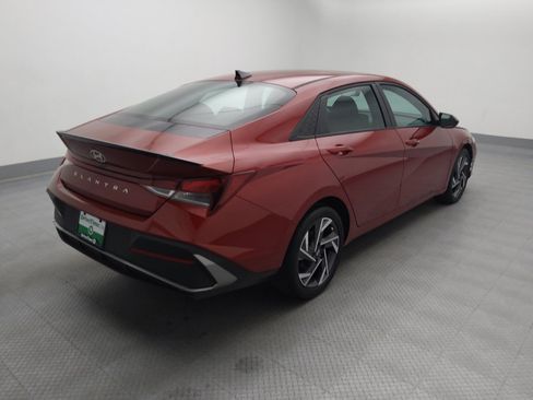 Used 2025 Hyundai Elantra Sport FWD image 9