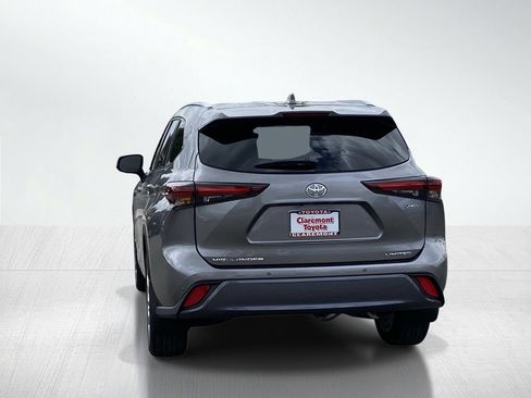 Certified 2026 Toyota Highlander Limited AWD/4WD image 6