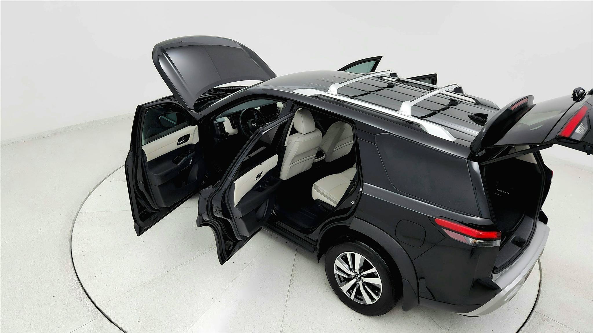 Used 2024 Nissan Pathfinder SL w/ Cargo Package FWD image 22