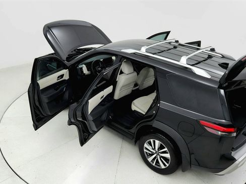 Used 2024 Nissan Pathfinder SL w/ Cargo Package FWD image 22