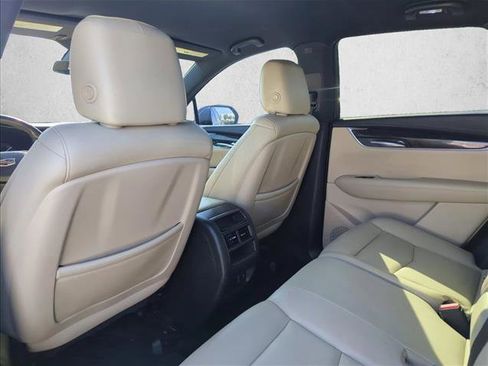 Used 2018 Cadillac XT5 FWD w/ LPO, Wheel Lock Package image 15