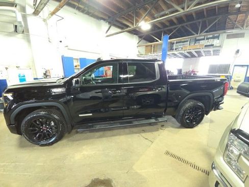 Used 2024 GMC Sierra 1500 Elevation w/ Preferred Package image 18