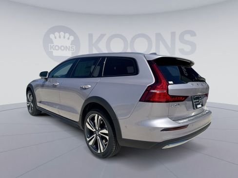 New 2026 Volvo V60 B5 Cross Country Plus w/ Protection Package Premier AWD/4WD image 4