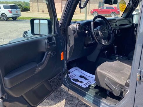 Used 2017 Jeep Wrangler Unlimited Sport w/ Quick Order Package 24S AWD/4WD image 10