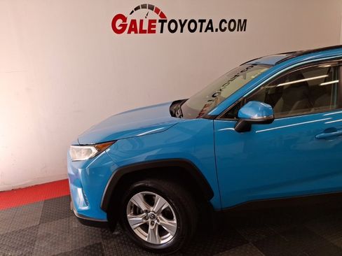 Used 2020 Toyota RAV4 XLE image 3