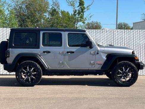 Used 2020 Jeep Wrangler Unlimited Sport S AWD/4WD image 3