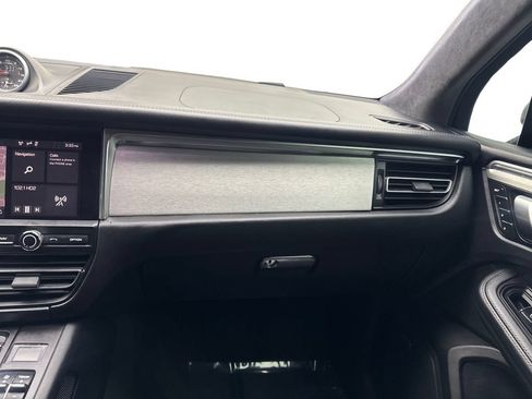 Used 2020 Porsche Macan Turbo AWD/4WD image 57