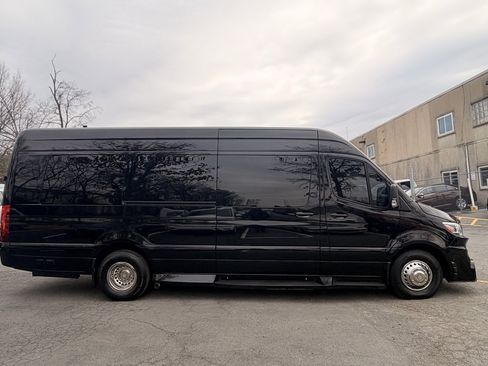 Used 2020 Mercedes-Benz Sprinter 3500 image 6