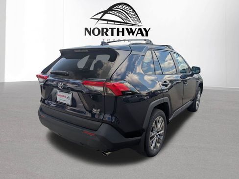 Used 2023 Toyota RAV4 XLE Premium AWD/4WD image 3