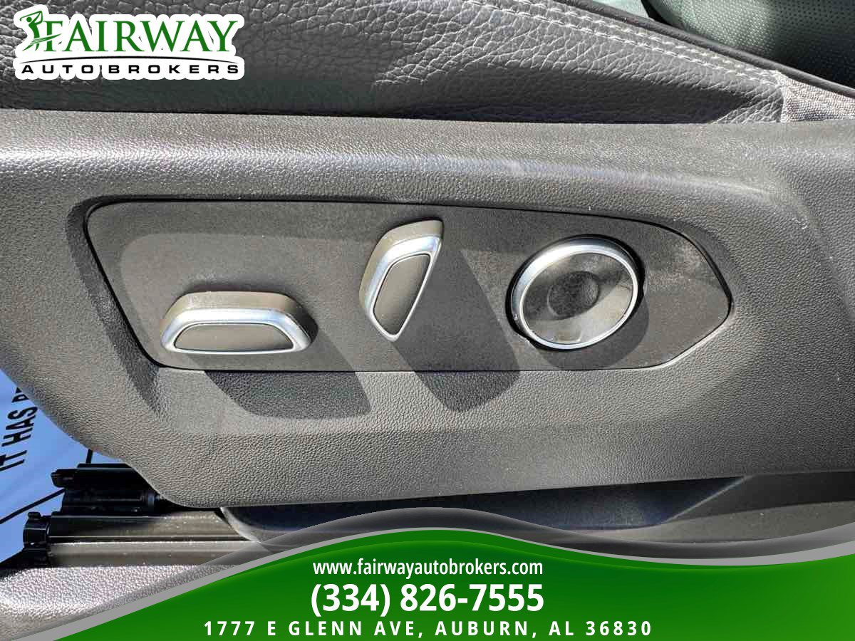 Used 2023 GMC Yukon XL Denali w/ Advanced Technology Package RWD image 17