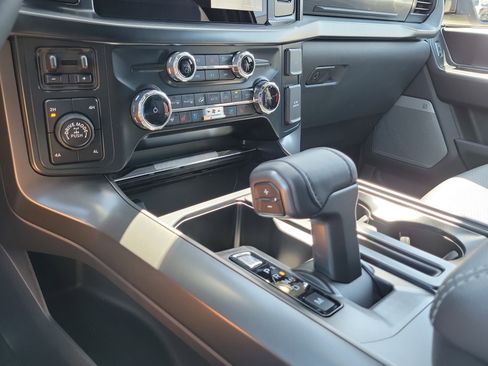 Used 2025 Ford F150 Lariat w/ Equipment Group 501A Mid image 24