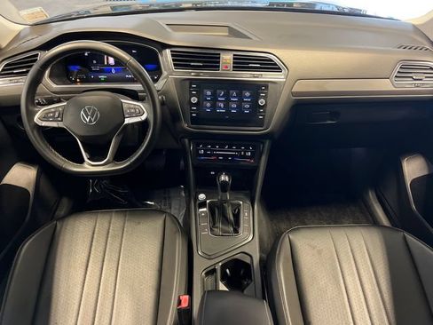 Used 2022 Volkswagen Tiguan SE FWD image 17