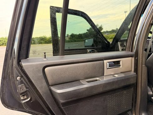 Used 2015 Ford Expedition XLT w/ Equipment Group 202A RWD image 13