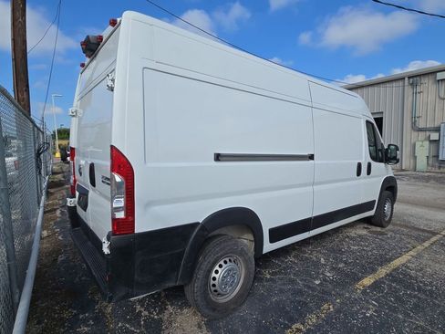 Used 2025 RAM ProMaster 2500 w/ Convenience Group FWD image 3
