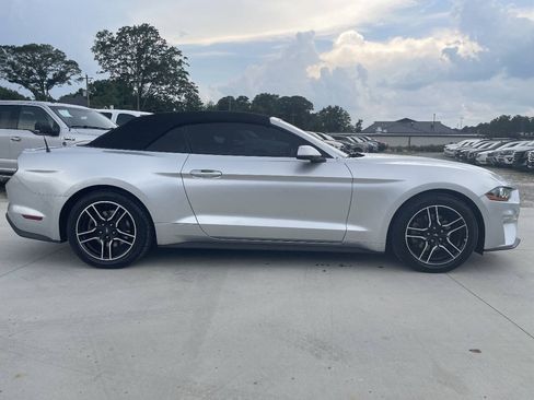 Used 2018 Ford Mustang Premium RWD image 9