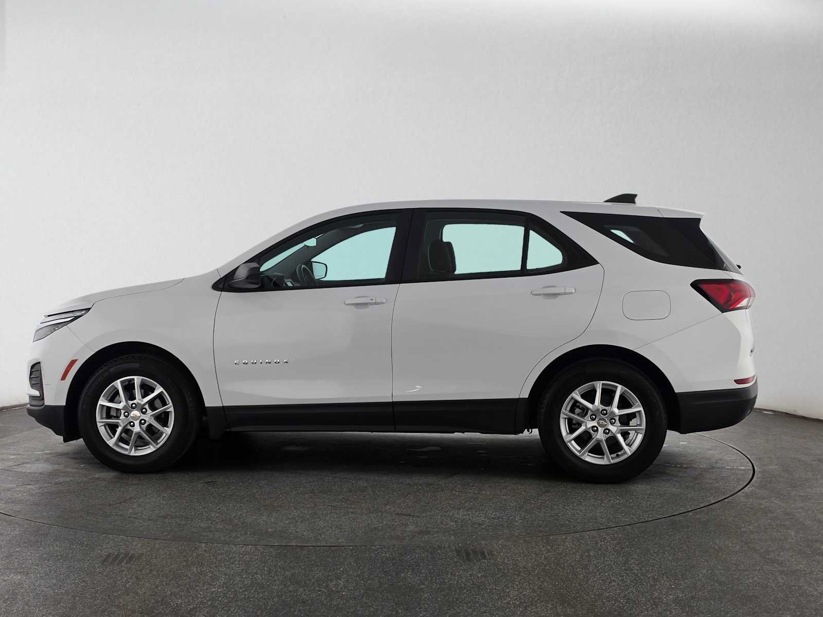 Used 2023 Chevrolet Equinox LS FWD image 6