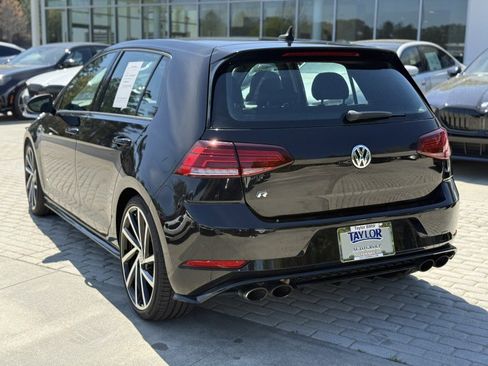 Used 2018 Volkswagen Golf R 4-Door image 3