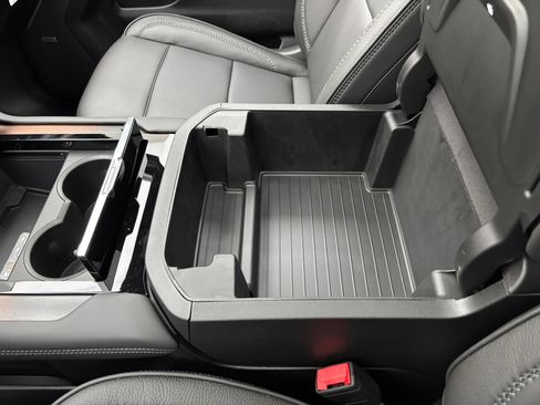 New 2026 GMC Yukon Denali w/ Sun & Power Step Package AWD/4WD image 36