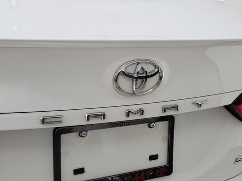Used 2024 Toyota Camry SE FWD image 9