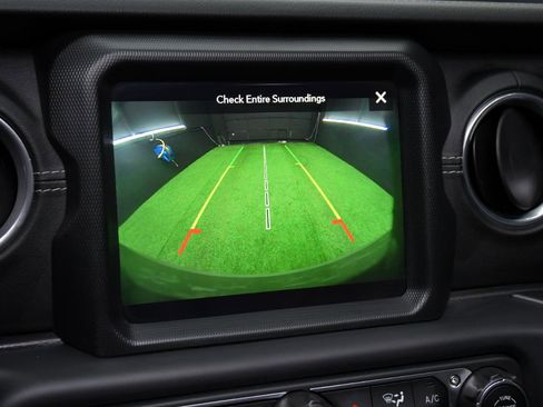 Used 2018 Jeep Wrangler Unlimited Sahara image 53