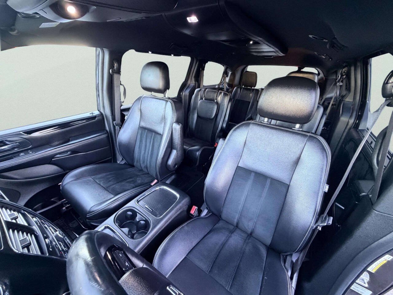 Used 2016 Dodge Grand Caravan SXT FWD image 20