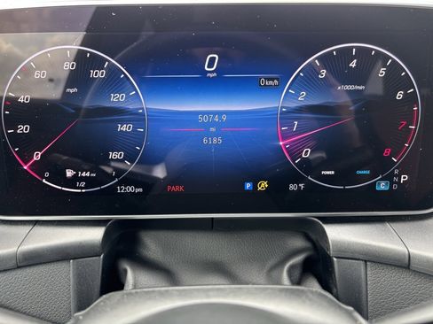 Used 2025 Mercedes-Benz GLC 300 GLC 300 image 12