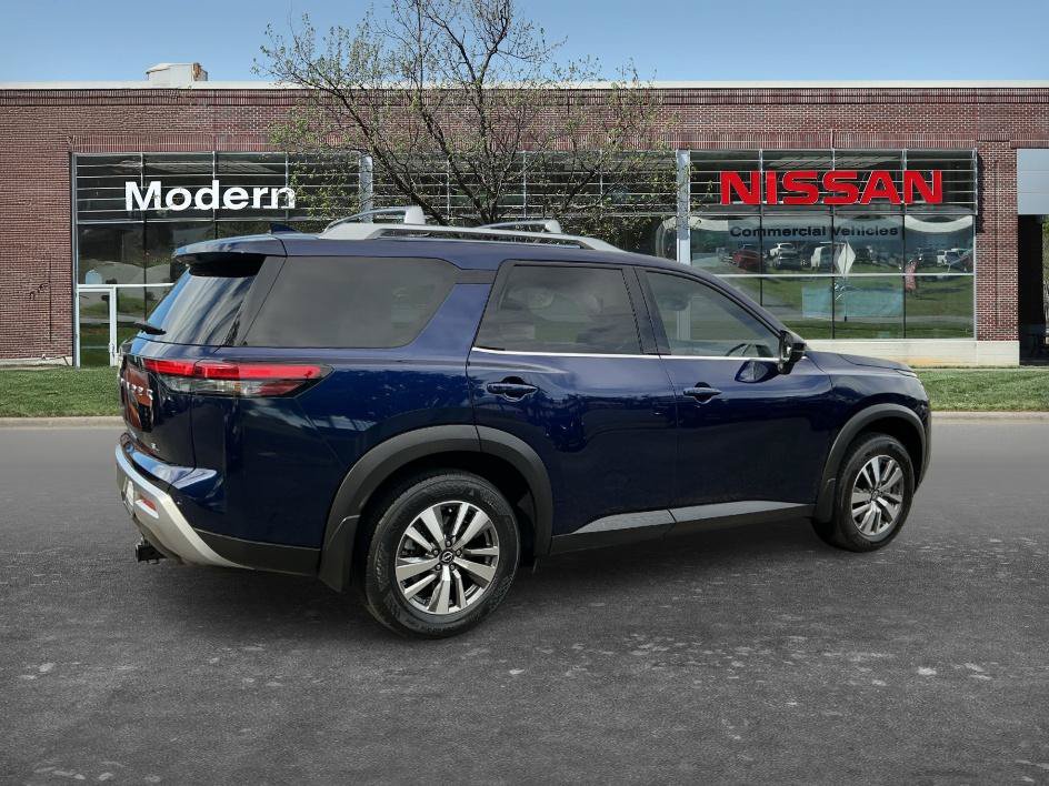 Certified 2022 Nissan Pathfinder SL FWD image 4