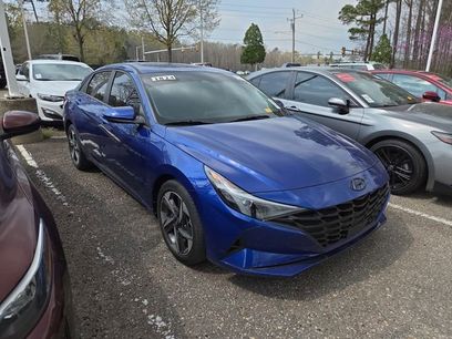Used 2023 Hyundai Elantra SEL w/ Convenience Package