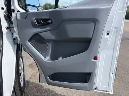 Used 2015 Ford Transit 150 XLT RWD image 12