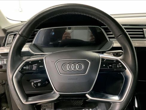 Certified 2024 Audi Q8 e-tron Premium Plus AWD/4WD image 9