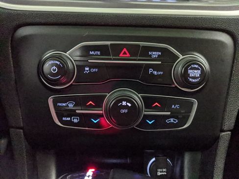 Used 2020 Dodge Charger SXT w/ Leather Interior Group RWD image 10