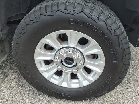 Used 2022 Ford F250 XLT w/ XLT Premium Package AWD/4WD image 18