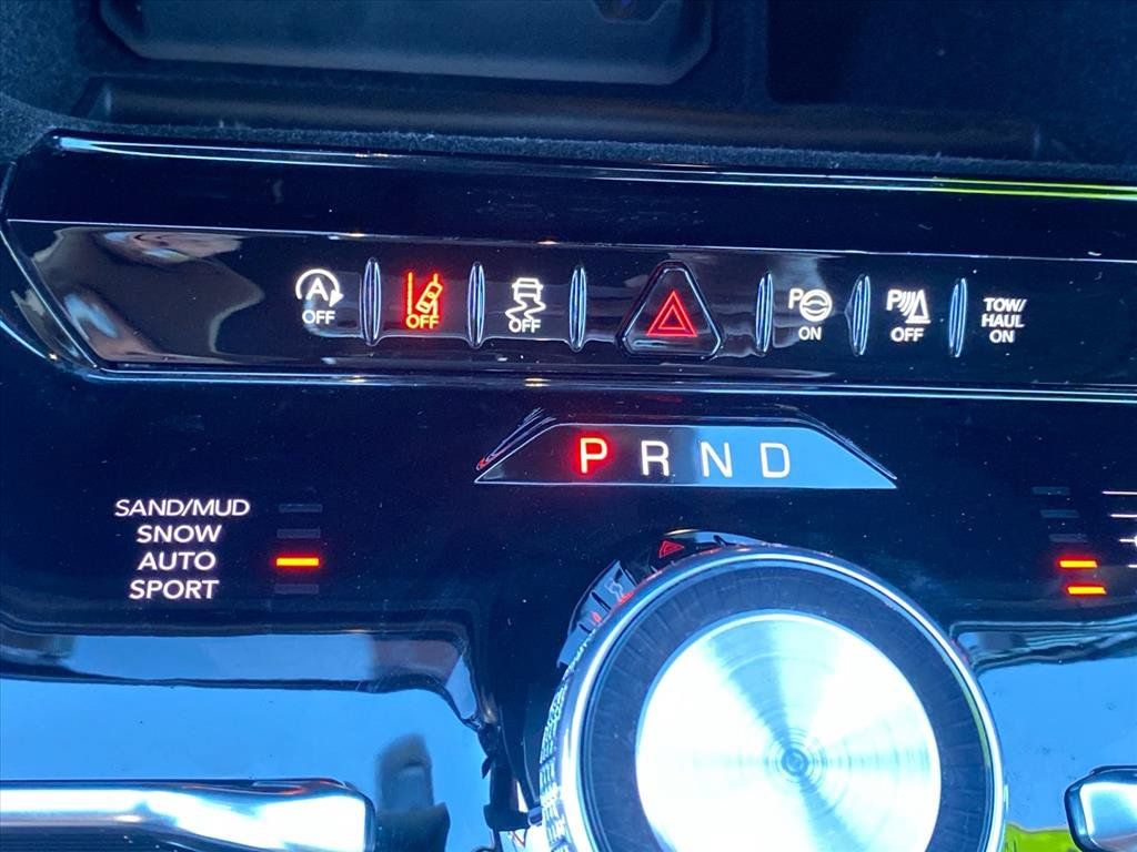 Used 2024 Jeep Wagoneer Series II w/ Convenience Group I AWD/4WD image 13