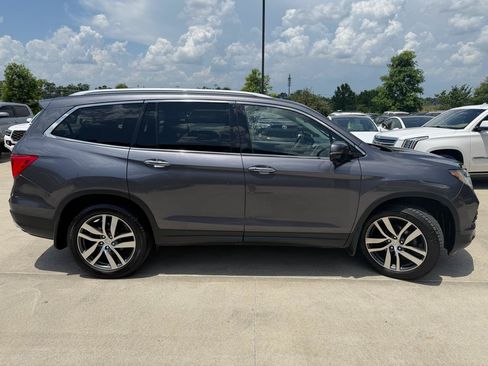 Used 2018 Honda Pilot Touring image 4