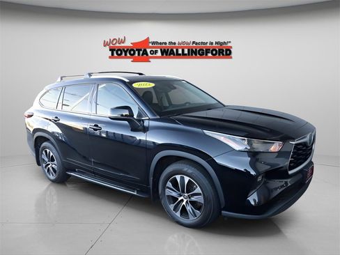 Certified 2022 Toyota Highlander XLE image 8