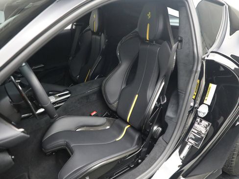 Certified 2025 Ferrari 12Cilindri image 11