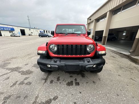 Used 2025 Jeep Gladiator Sport AWD/4WD image 17