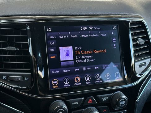 Used 2019 Jeep Grand Cherokee Limited w/ Luxury Group II RWD image 17